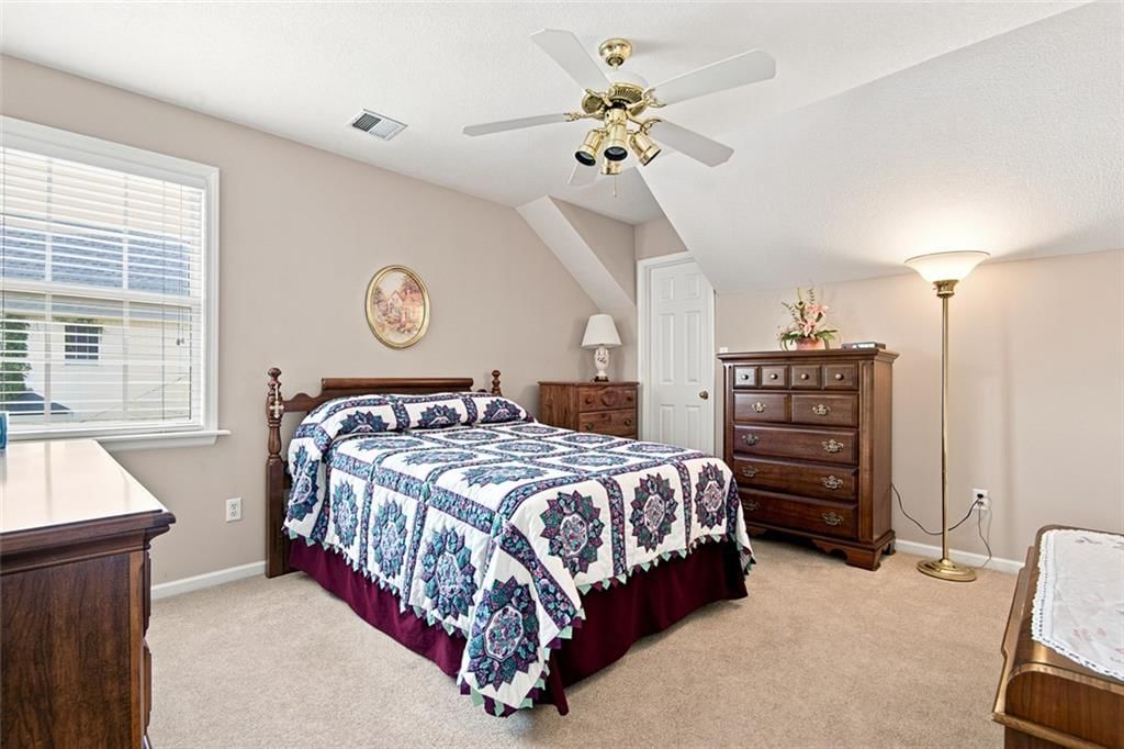 337 SE Canterbury Lane — photo 22