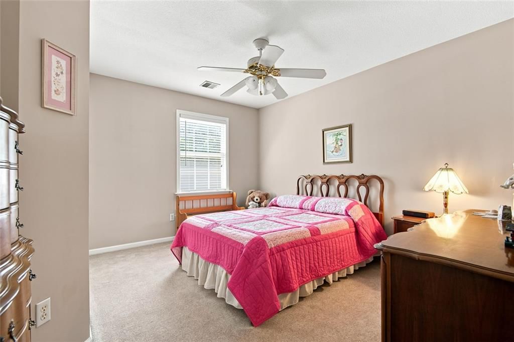337 SE Canterbury Lane — photo 24