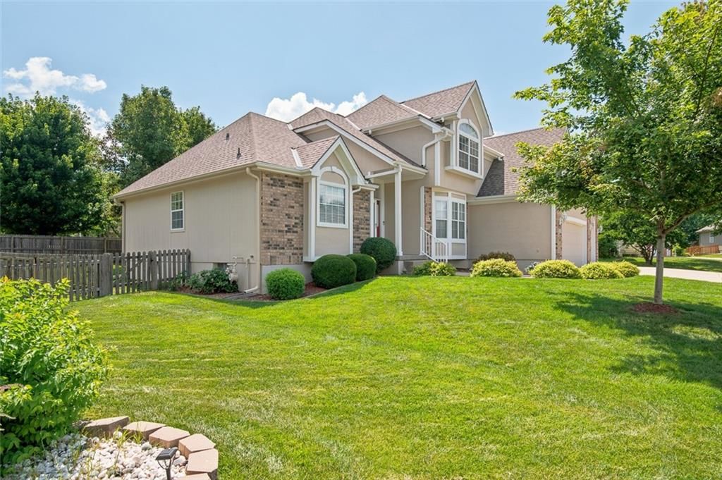 337 SE Canterbury Lane — photo 27