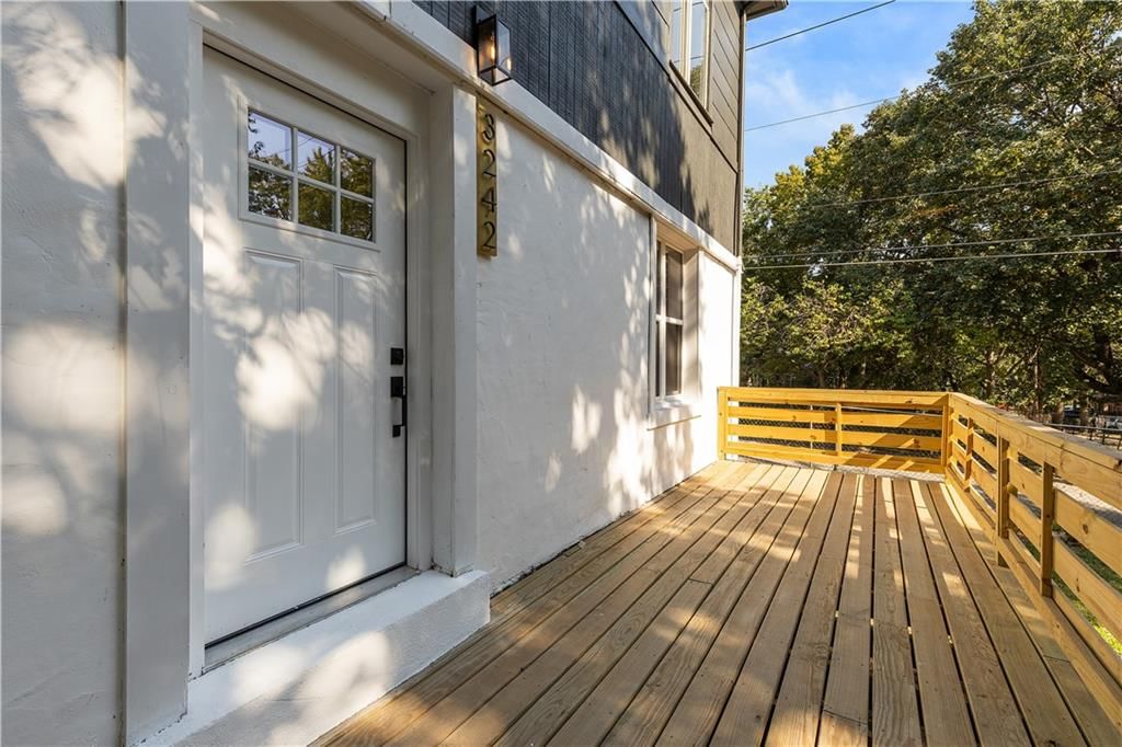 3242 Roberts Street — photo 4