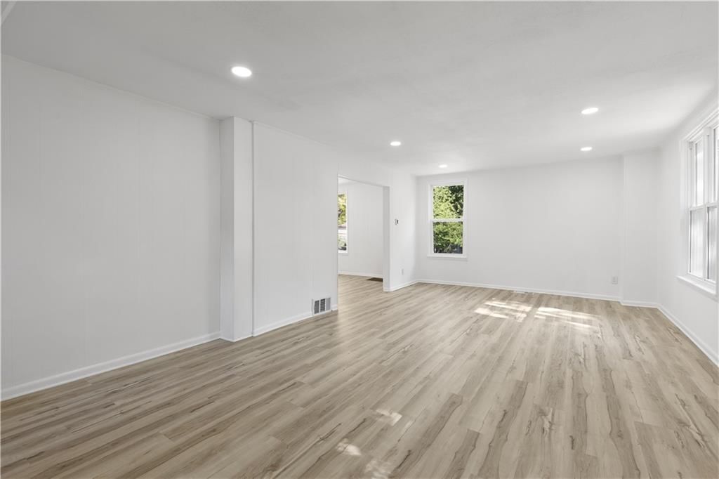 3242 Roberts Street — photo 5