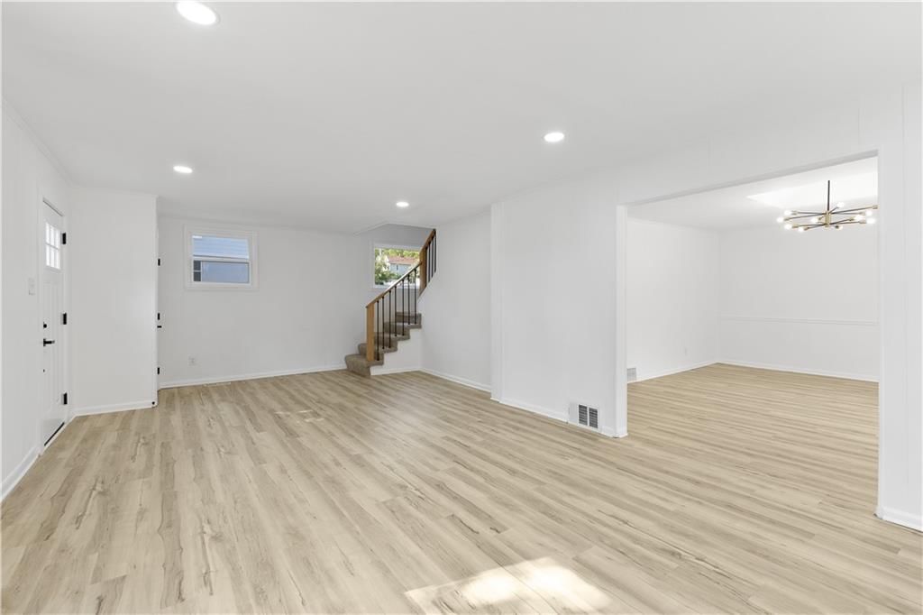 3242 Roberts Street — photo 6