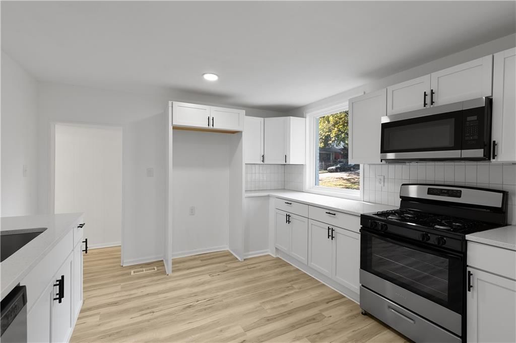 3242 Roberts Street — photo 14