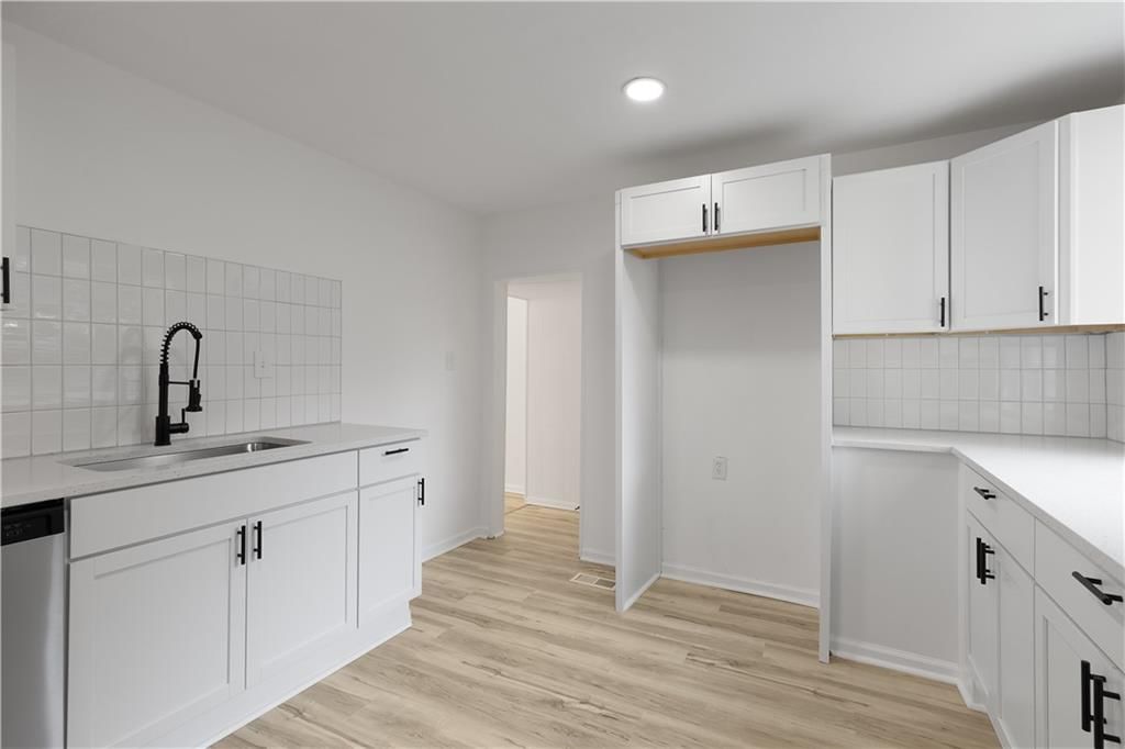 3242 Roberts Street — photo 15