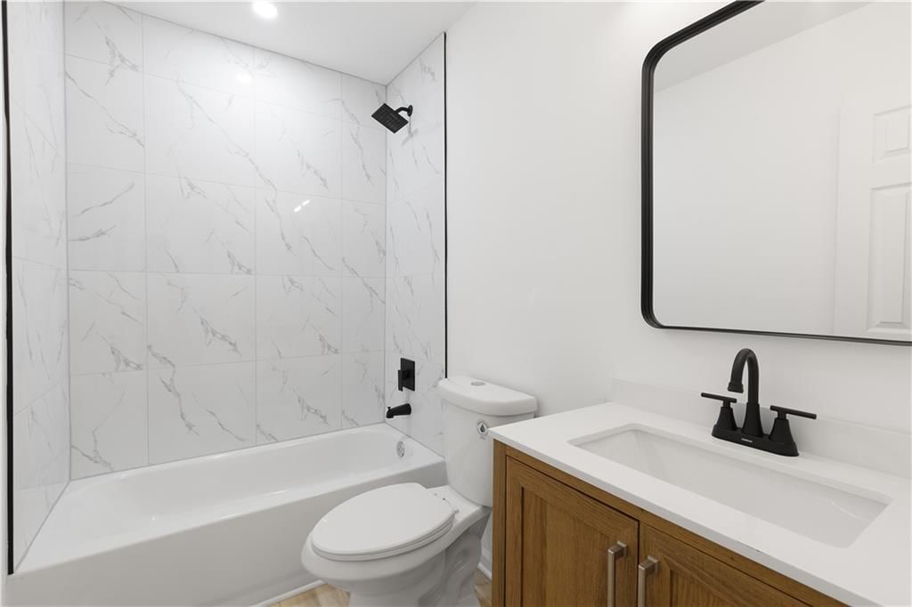 3242 Roberts Street — photo 36