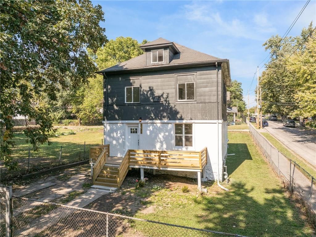 3242 Roberts Street — photo 47