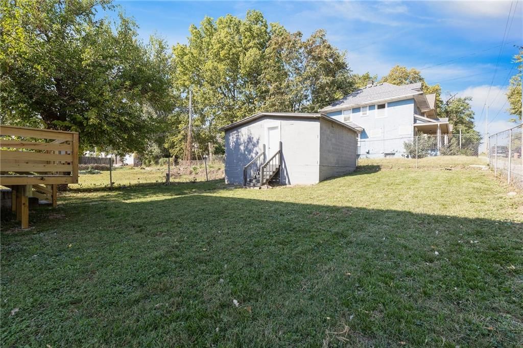 3242 Roberts Street — photo 49