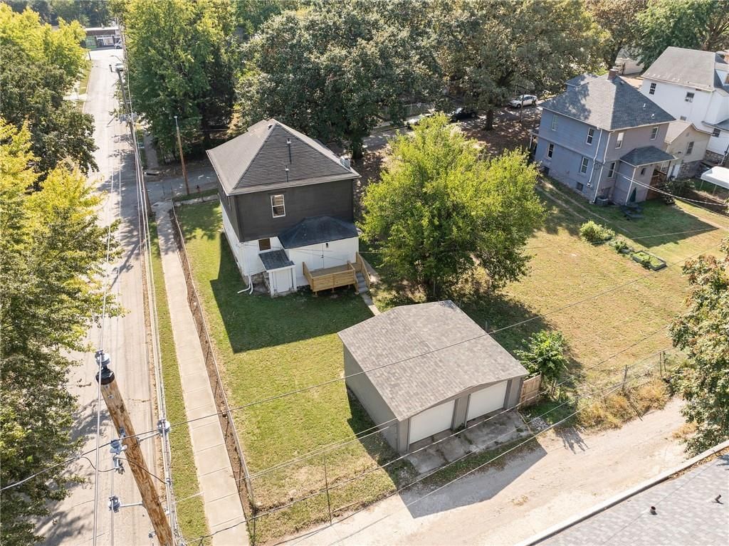 3242 Roberts Street — photo 55