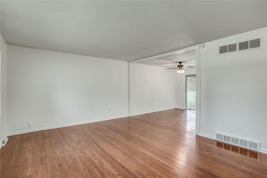 439 E Whittier Street — photo 5
