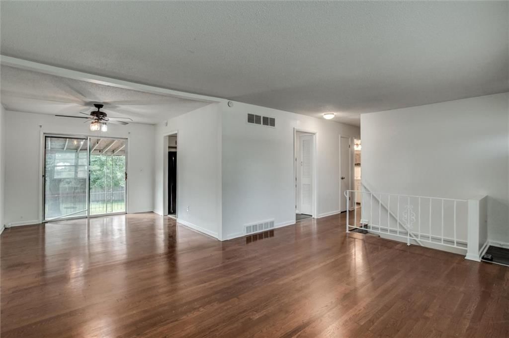 439 E Whittier Street — photo 6