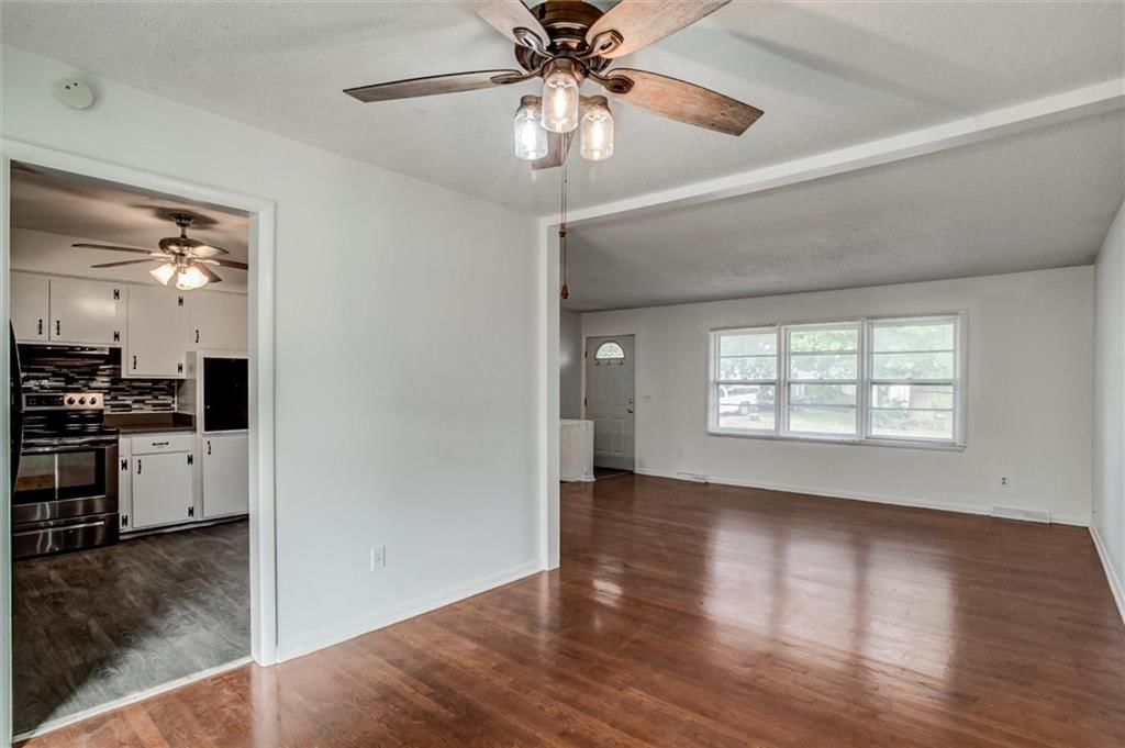 439 E Whittier Street — photo 8