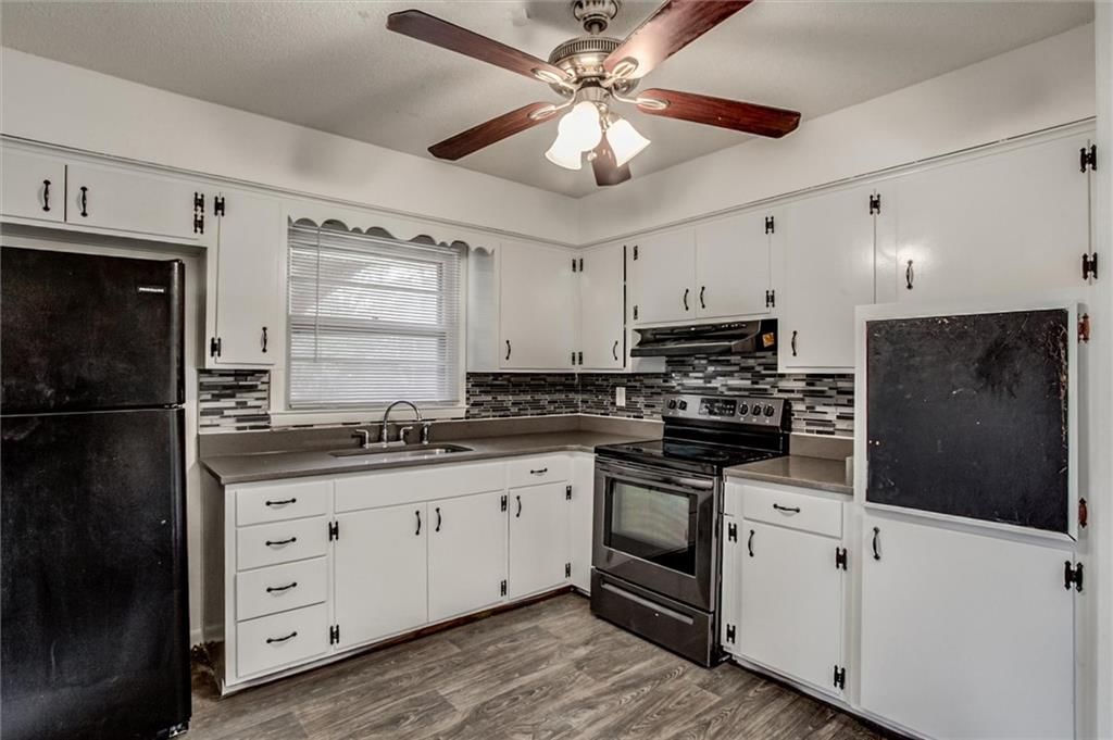 439 E Whittier Street — photo 9