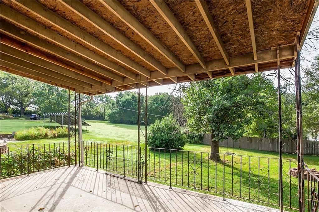 439 E Whittier Street — photo 12