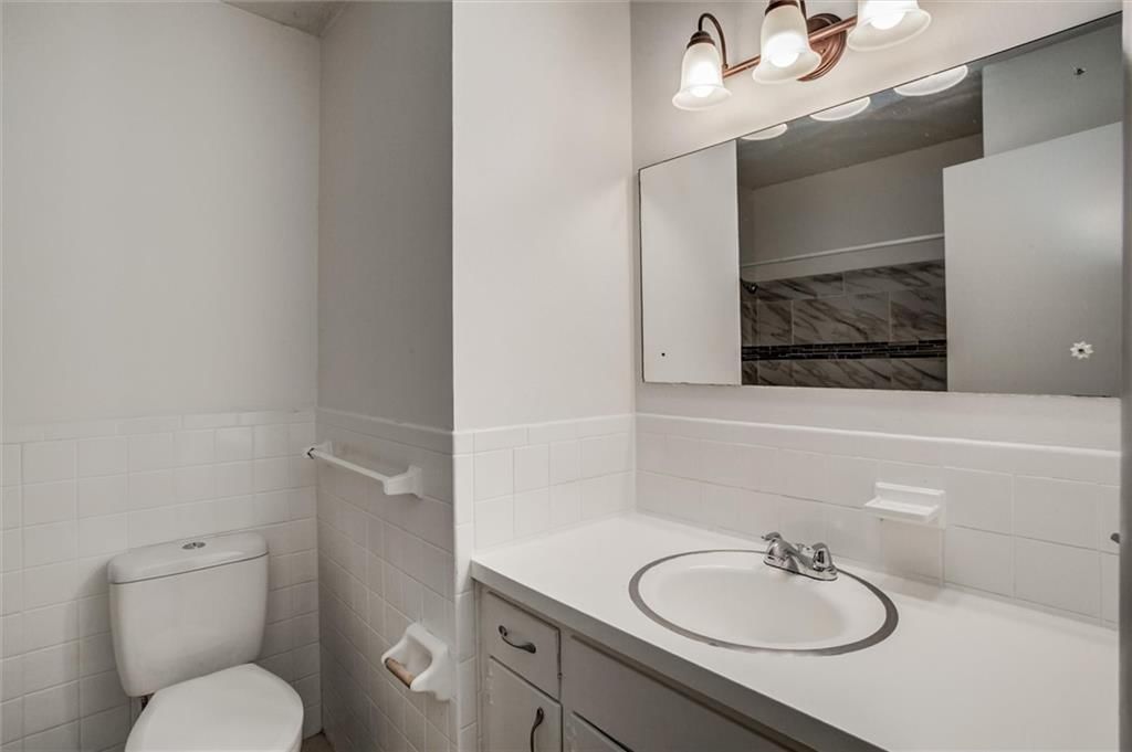 439 E Whittier Street — photo 14