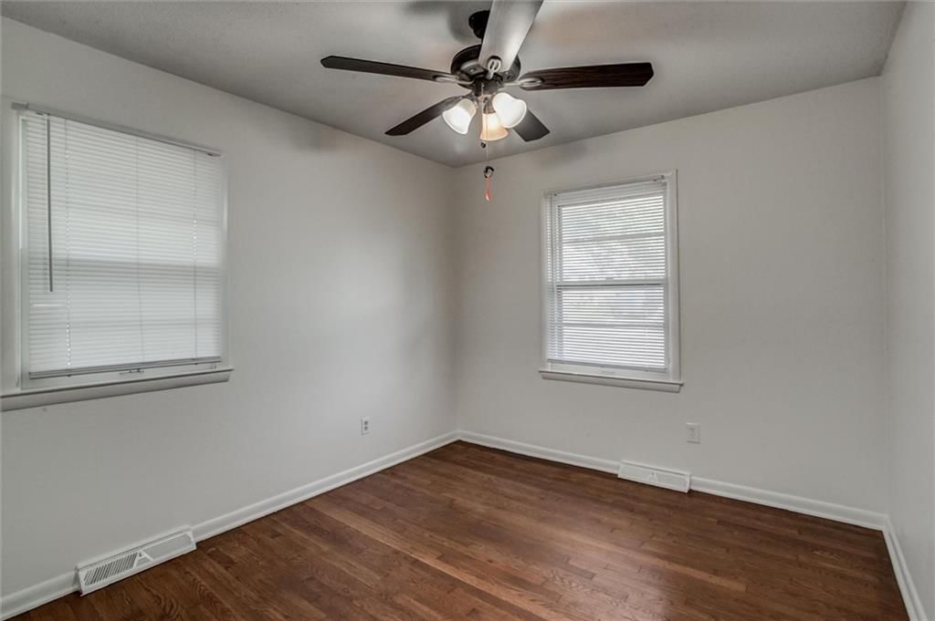 439 E Whittier Street — photo 16