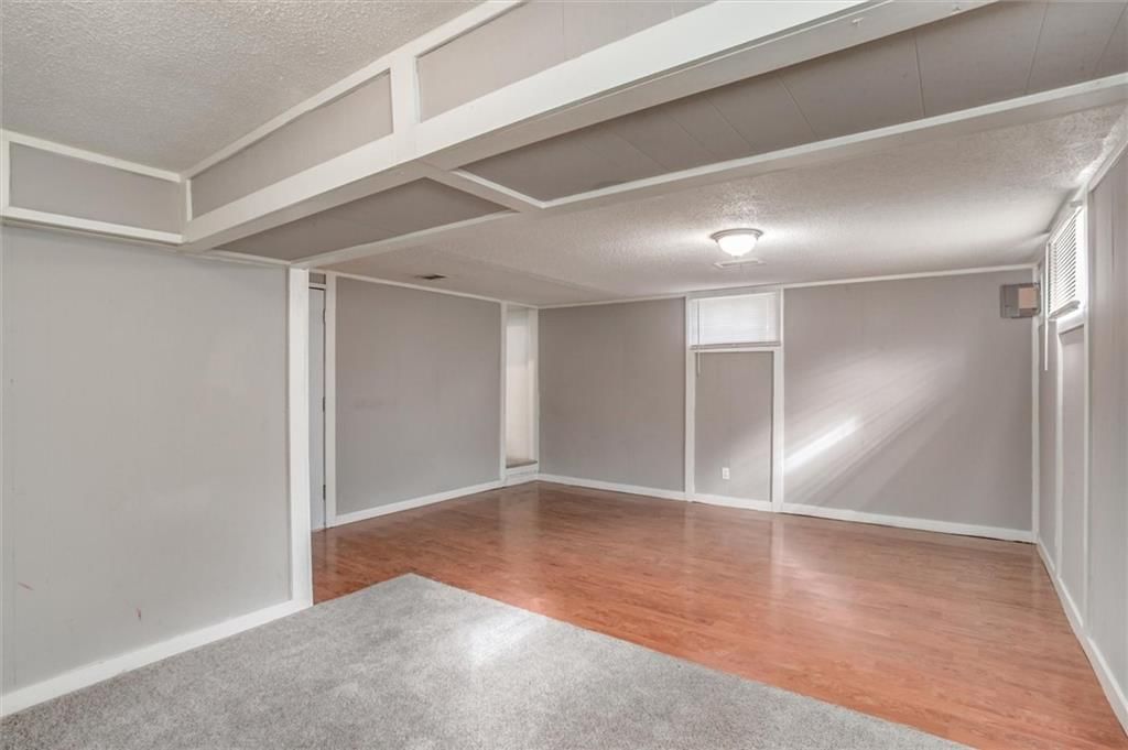 439 E Whittier Street — photo 23
