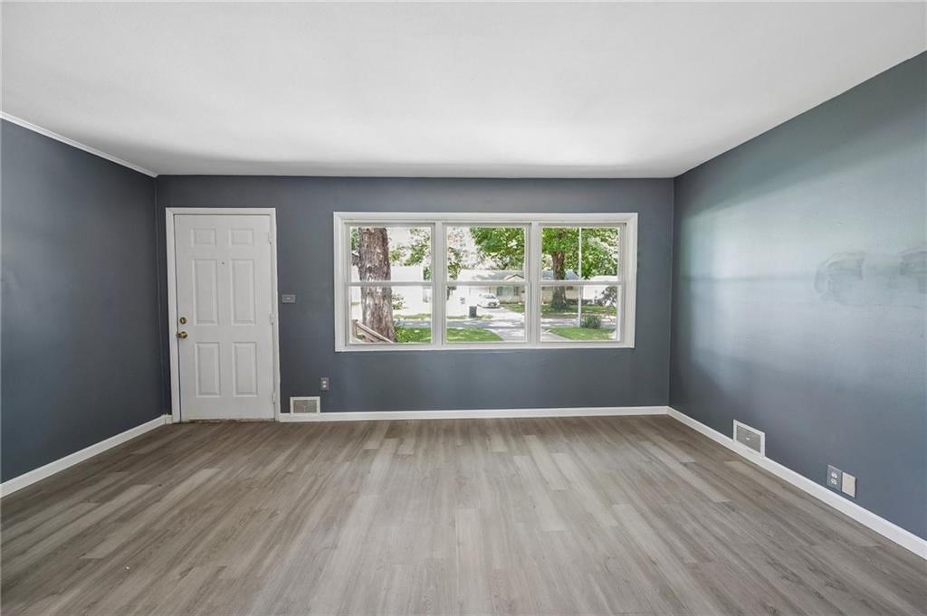 11217 Manchester Avenue — photo 4