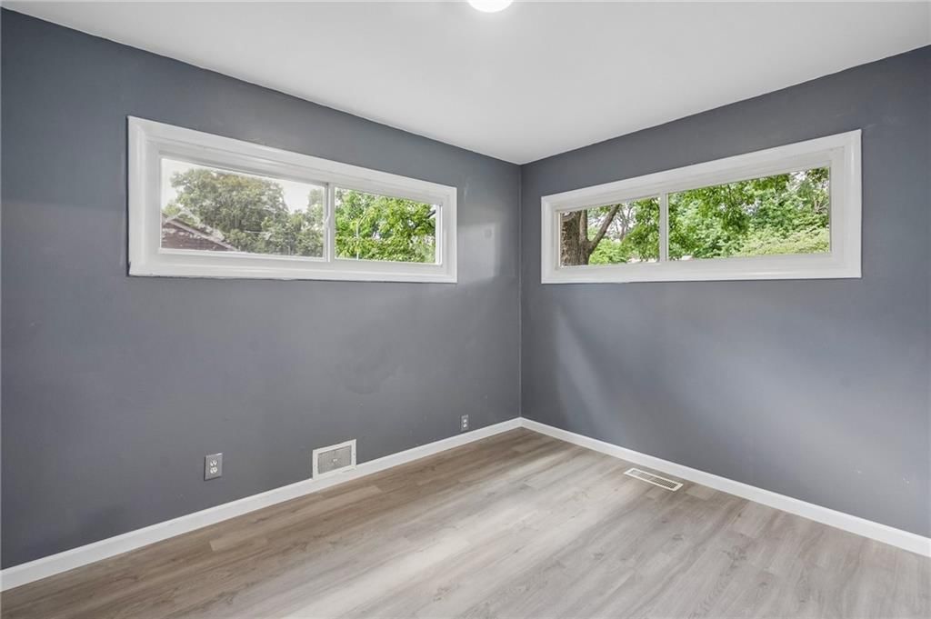 11217 Manchester Avenue — photo 16