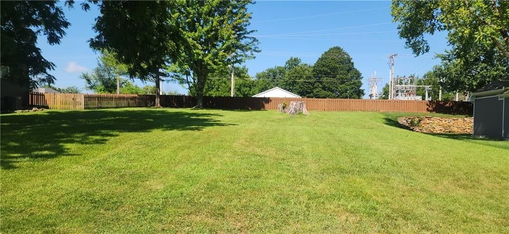 108 Shoreline Drive, Louisburg, KS: listing photo 2