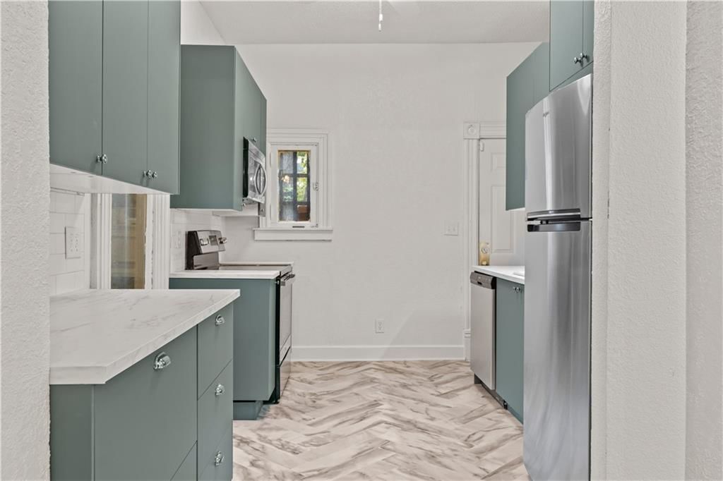 2925 Holmes Street — photo 6