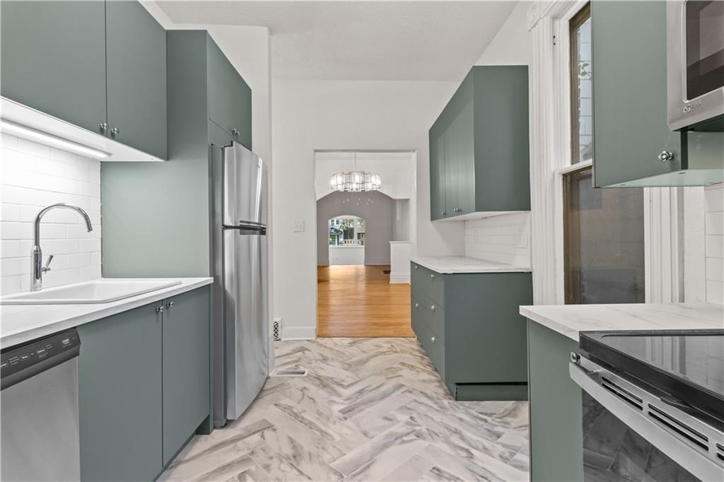 2925 Holmes Street — photo 9
