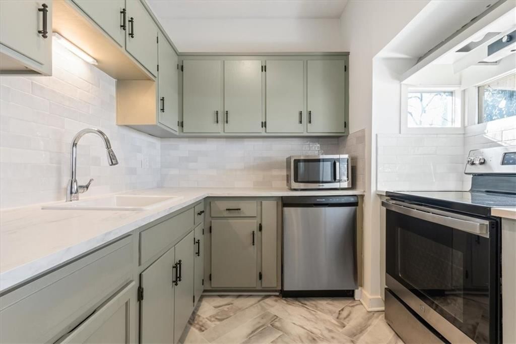 2925 Holmes Street — photo 18