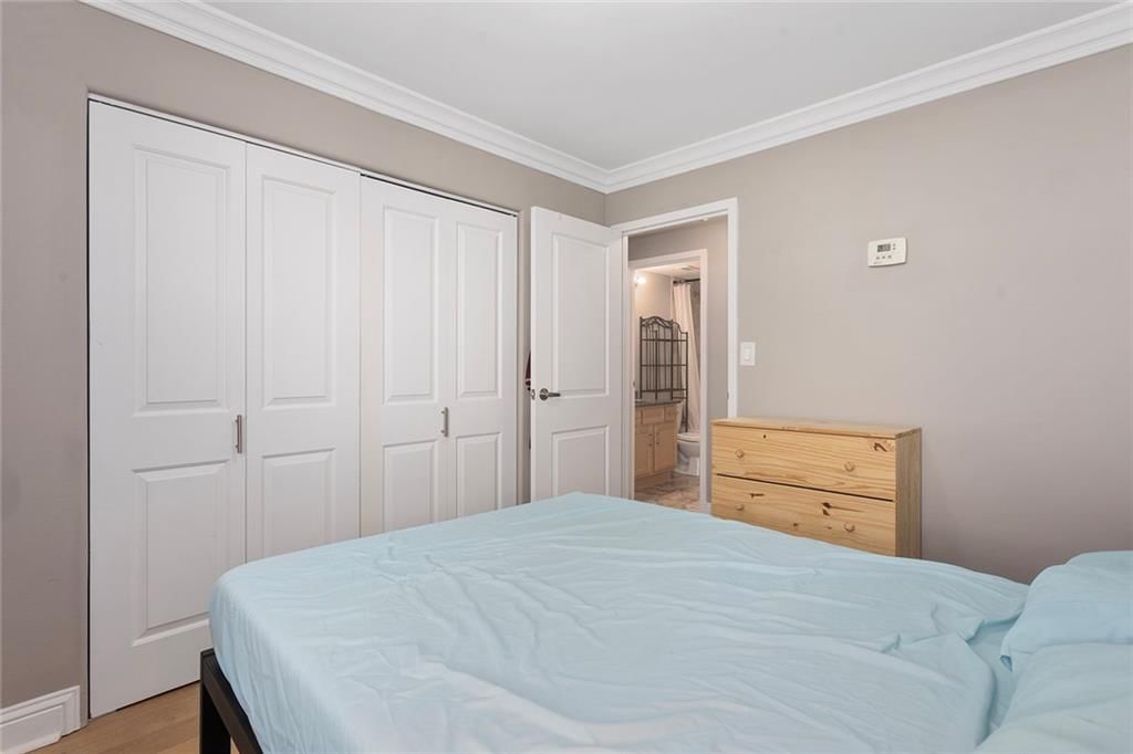 700 E 8TH Street — photo 11