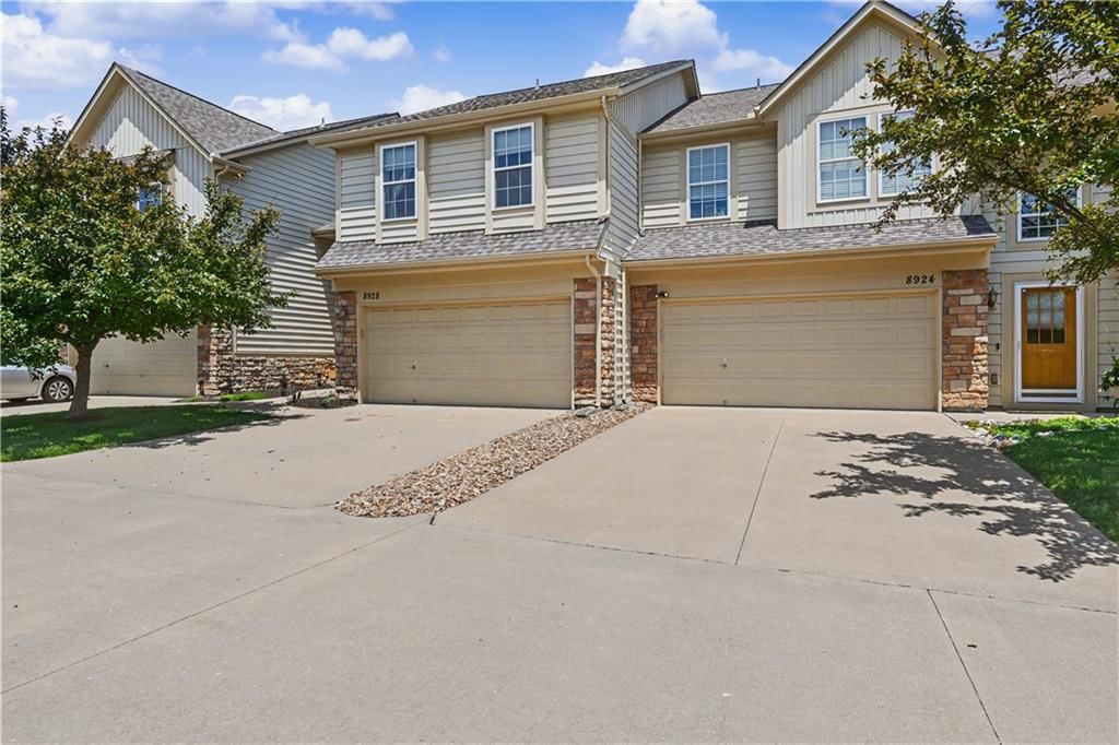 8928 Inkster Street — photo 2