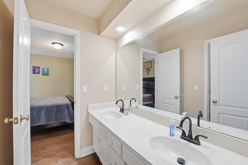 14741 Robinson Street — photo 49