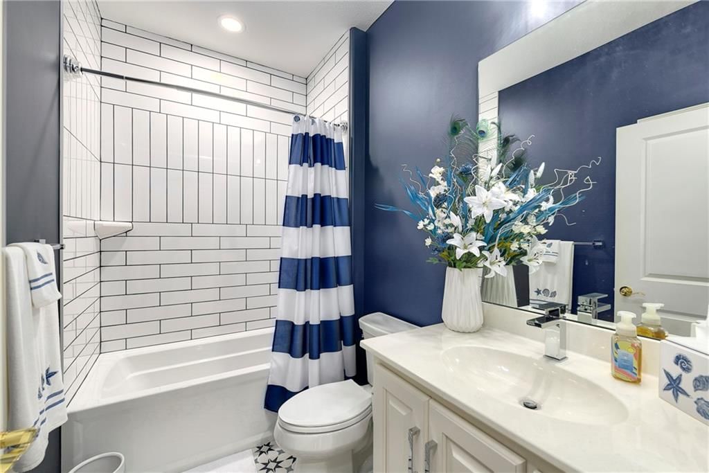 814 NE Algonquin Street — photo 8