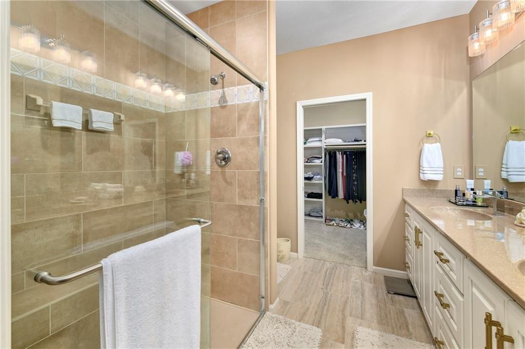 814 NE Algonquin Street — photo 29
