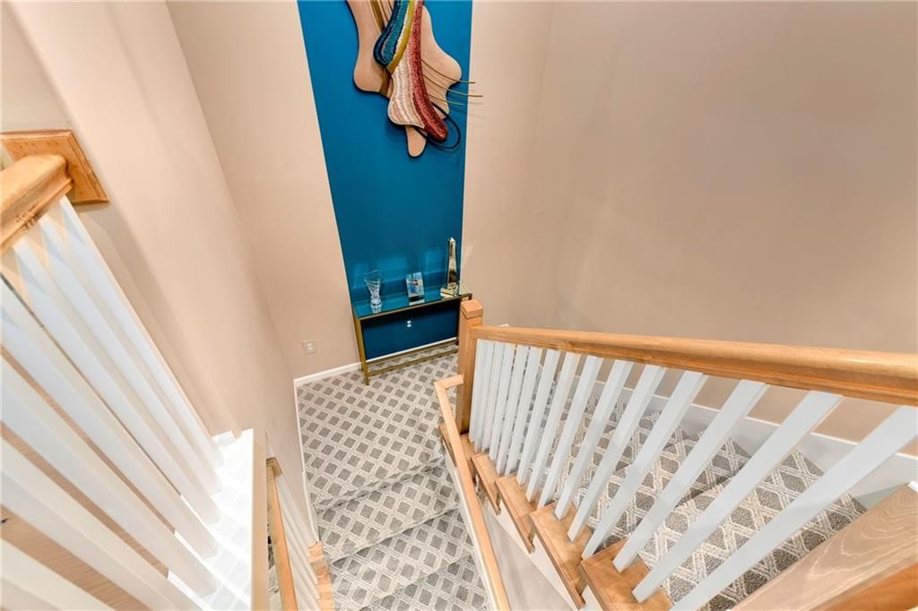 814 NE Algonquin Street — photo 33