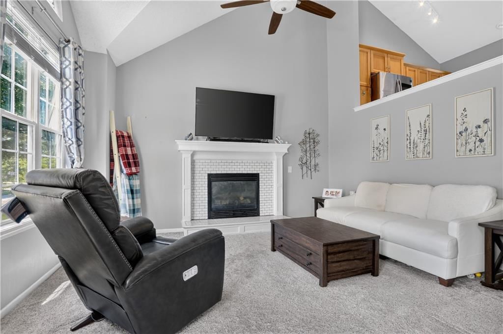18768 W 164th Street — photo 2