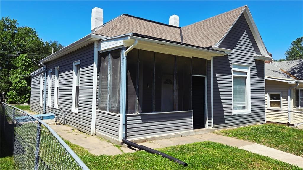 2316 S 10 Street — photo 2