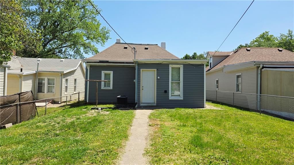 2316 S 10 Street — photo 3