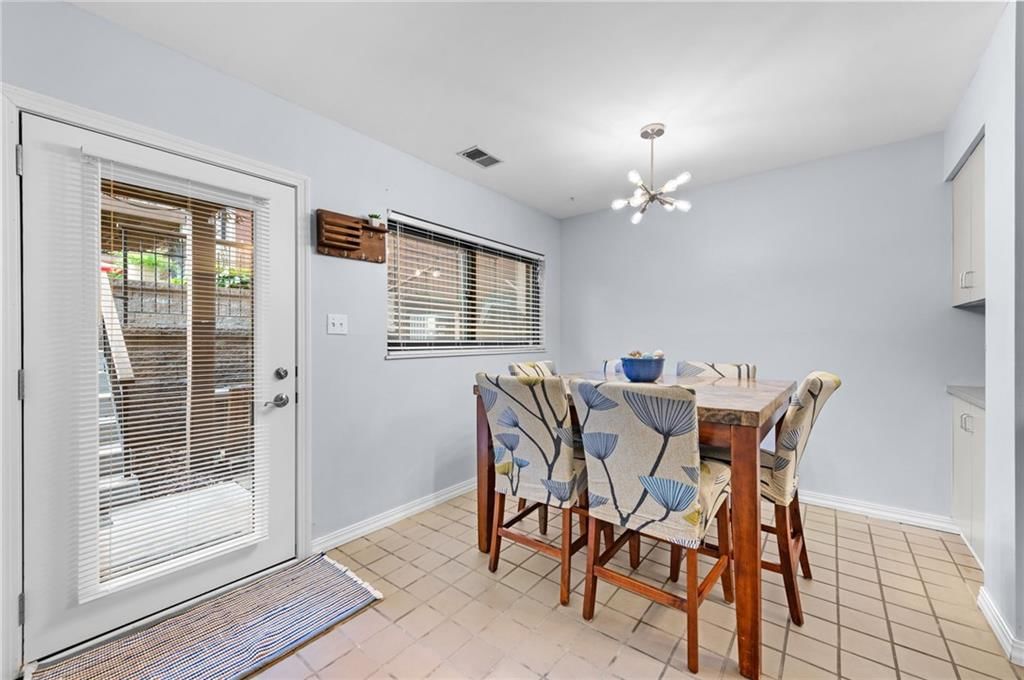 445 W 10th Street — photo 13