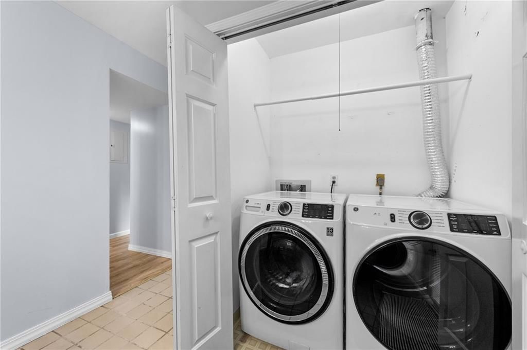 445 W 10th Street — photo 17