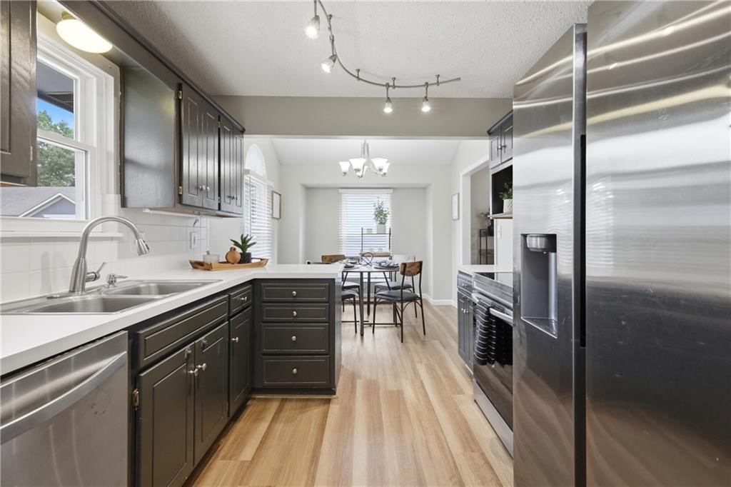 528 NE Wood Court — photo 4