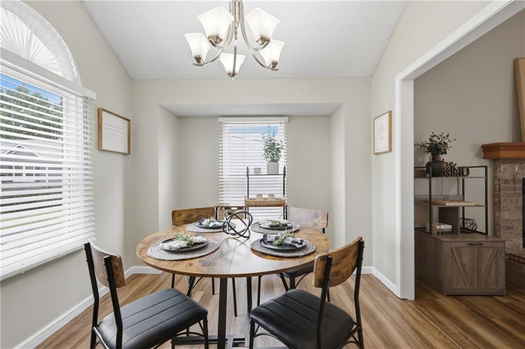 528 NE Wood Court — photo 6