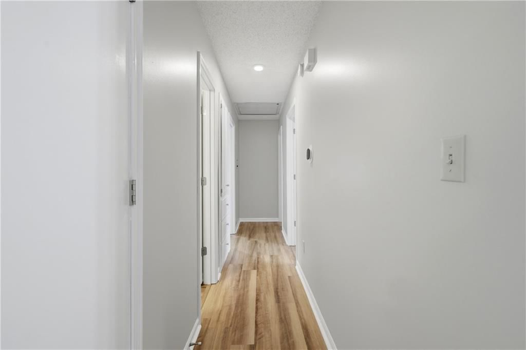 528 NE Wood Court — photo 12