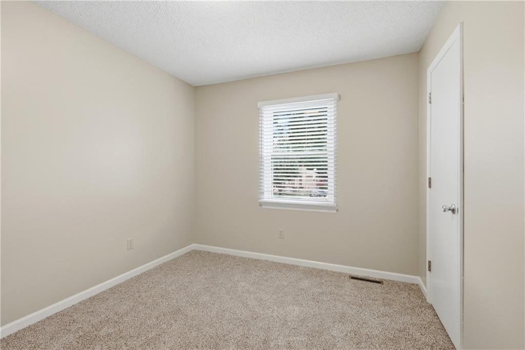 528 NE Wood Court — photo 17
