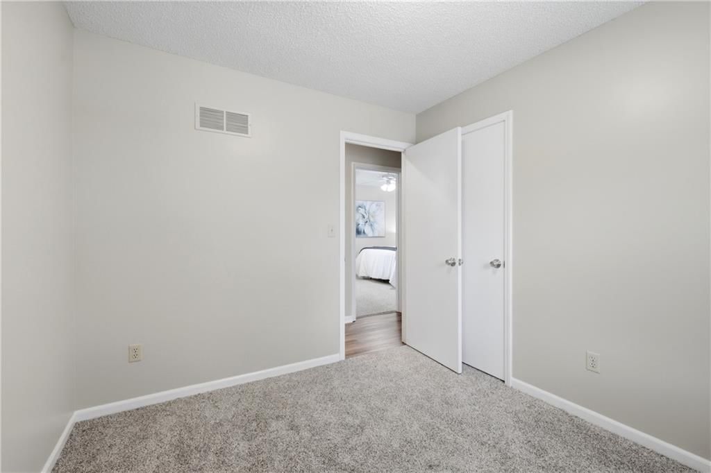 528 NE Wood Court — photo 18