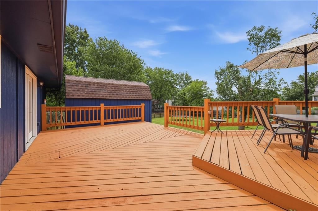 528 NE Wood Court — photo 29