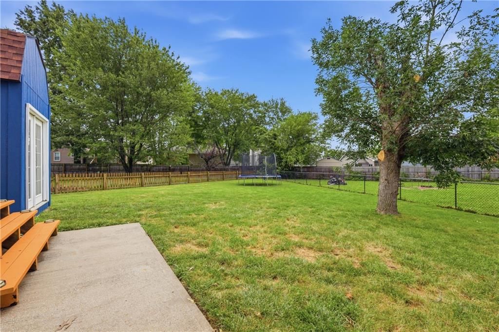 528 NE Wood Court — photo 33