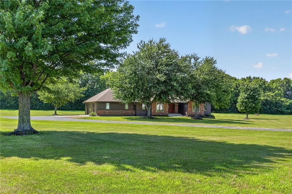 17618 S Emerald View Drive — photo 3