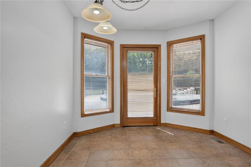 17618 S Emerald View Drive — photo 9