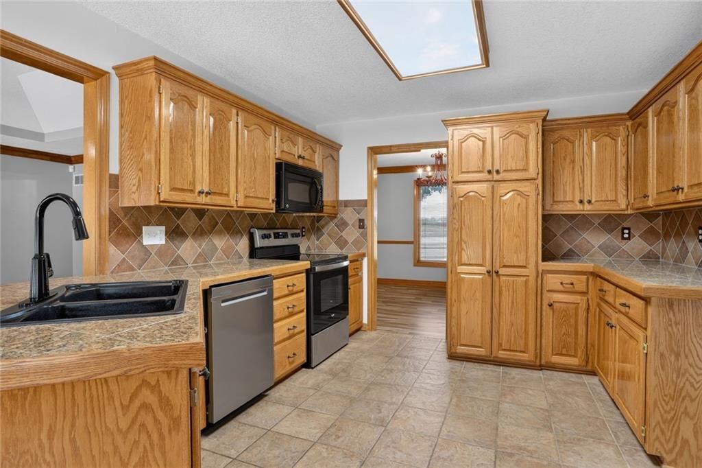 17618 S Emerald View Drive — photo 10