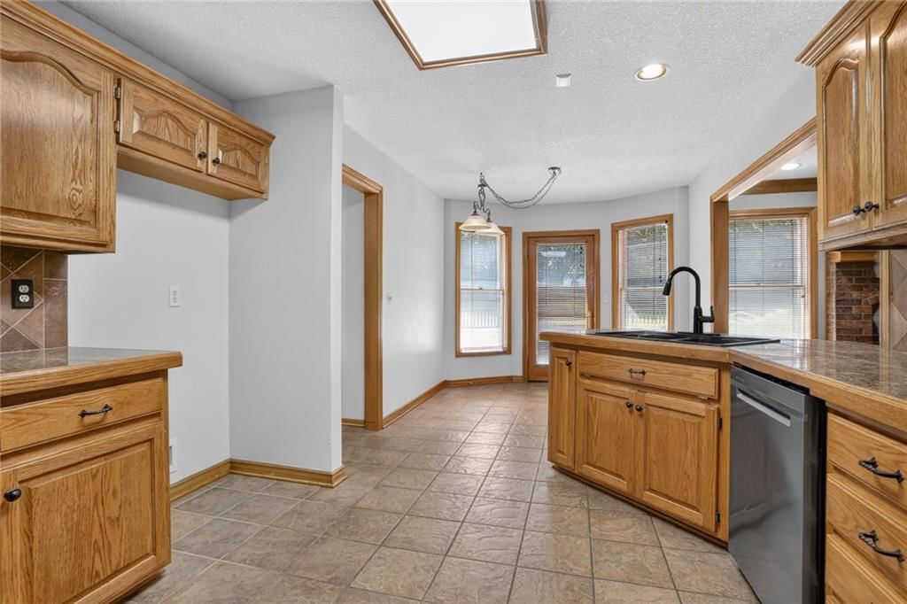 17618 S Emerald View Drive — photo 11