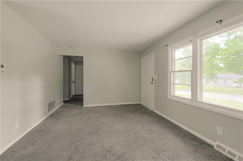 11210 Donnelly Avenue — photo 5