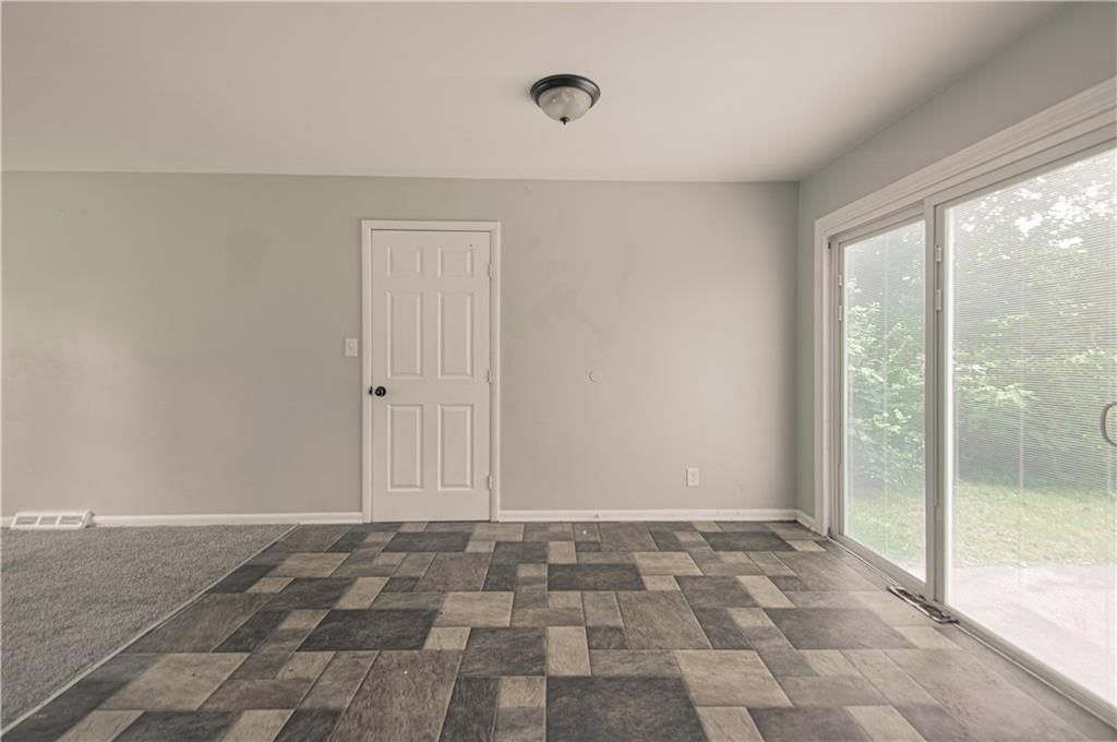 11210 Donnelly Avenue — photo 12
